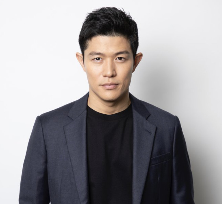 鈴木亮平の結婚した妻（嫁）は誰？いつしたの？相手は９歳年上のしっかり者という噂